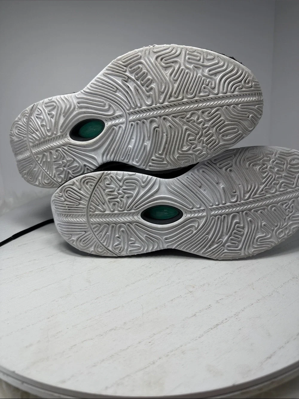 Nike Men’s White and Black Low-Top Sneakers with Subtle Iridescent Sheen